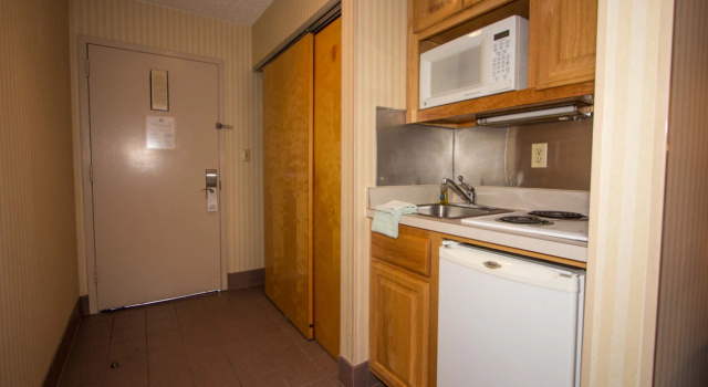 Номер Standard Red Roof Inn & Suites Newport News
