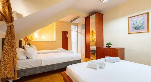 Четырёхместный номер Hotel Bojatours