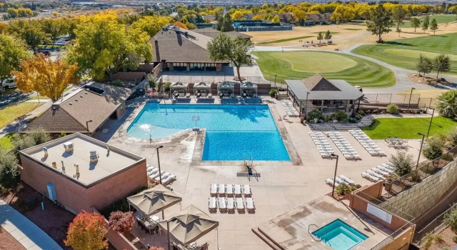 Номер Standard Villa #12 at Bloomington Country Club townhouse