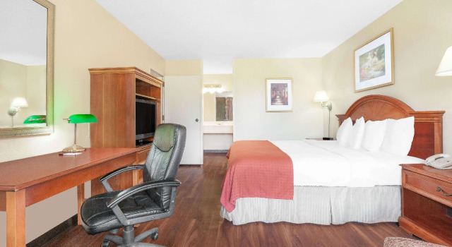 Двухместный люкс Baymont Inn and Suites Paris