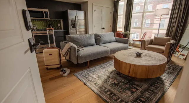 Sosuite 2BR Apt w W D Newly Renovated