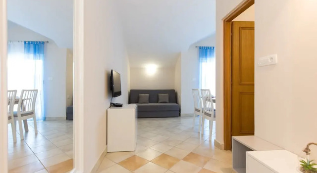 Apartments Tamaris, Prenota Appartamento Hotel a Isole Quarnerine con parcheggio, Parcheggio