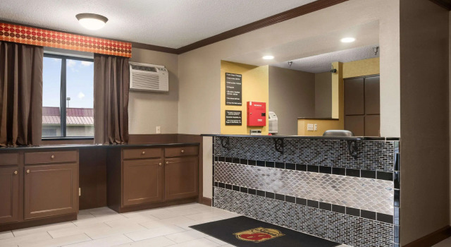 Super 8 by Wyndham Brookville, Buchen Sie Gasthaus Brookville Pennsylvania