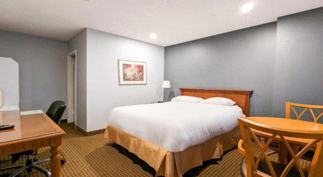 Двухместный номер Standard First Canada Hotel Cornwall Hwy 401 ON