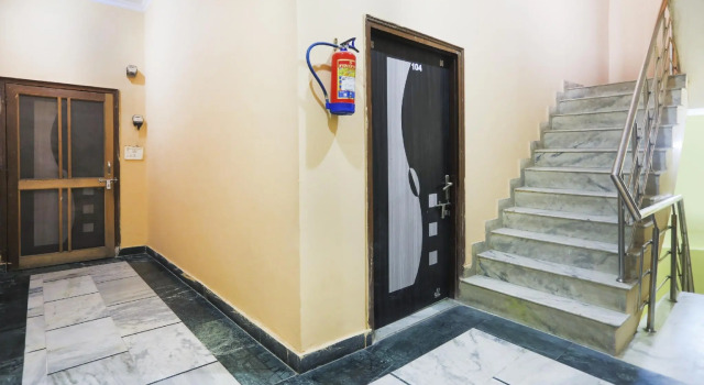 SPOT ON 74603 Hr Residency, Забронировать Дом для отпуска Виллы Газиабад, Вилла