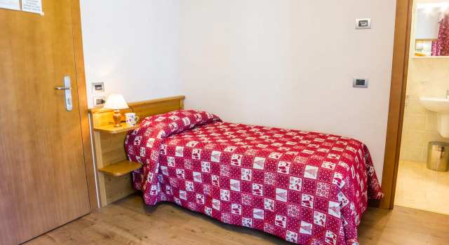 Albergo Punta Zerbion, Забронировать Отель Аяс Шамполюк