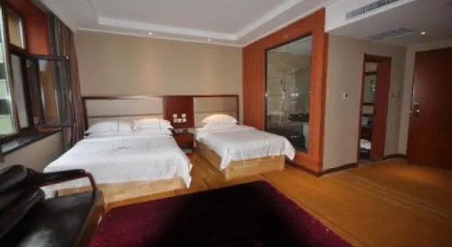 Guanjing Hot Spring Hotel, Prenota Hotel Hotel a Yanbian con parcheggio, Parcheggio