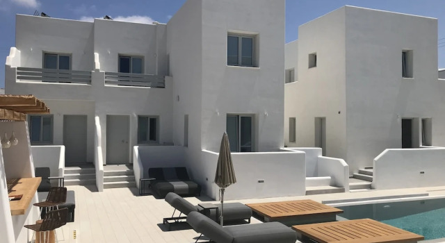 Полулюкс с видом на бассейн Quartano Luxury Cycladic Residence, Adults Only