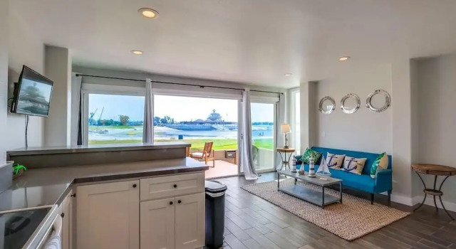 Bay Style 1 - 2 Br Condo
