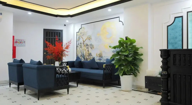 Royal Hotel Trinh Van Bo Nam Tu Liem