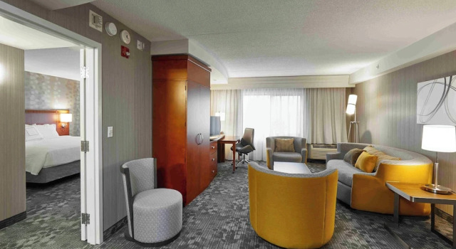 Люкс Courtyard by Marriott Toronto Brampton