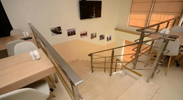 Your twin room is only 900m from the Batumi beachfront, Book Bed and Breakfast Batumi 