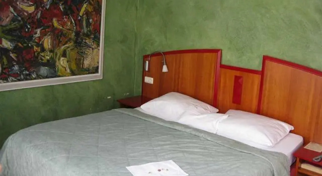 Mado, Varaa Hotelli Neustadt Süd Köln
