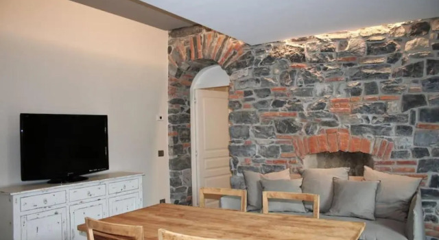 ALTIDO Stylish Apt for 4, close to Como Centre
