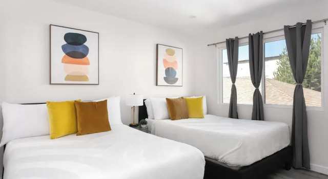 Chic City Apt Near Americana Glendale