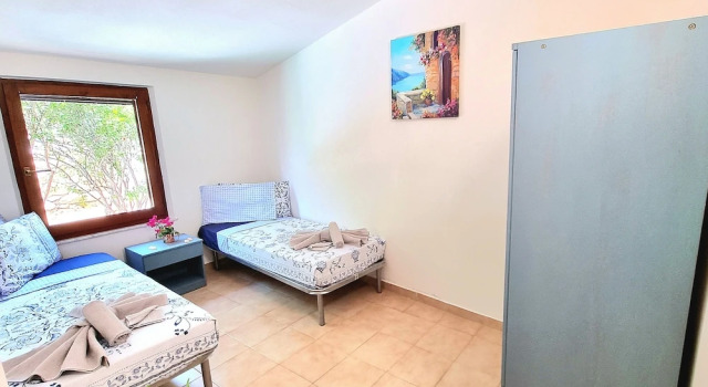 4 Bedroom Villa With Garden 3 min Walk From Beach!