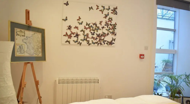 Arty 1 Bedroom Apartment in Camberwell Sleeps 2