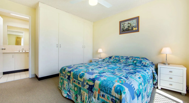 Capeview Apartments - Right on Kings Beach, Buchen Sie Ferienwohnung Hotels in Caloundra mit Pool, Schwimmbad