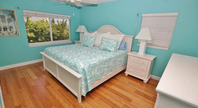 Sea Grape Escape Holiday home 3, Забронировать Дом для отпуска Коттеджи Нью-Смирна-Бич, рядом с Поле для гольфа Detwiler Park, Коттедж