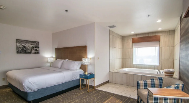 Люкс c 1 комнатой Holiday Inn Express Hotel & Suites Kalispell by IHG