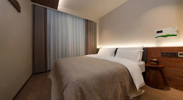 Семейный люкс с балконом и с видом на сад Shangri-la Designer Homestay without Summer(By the Cosmic Wheel of Dukezong)