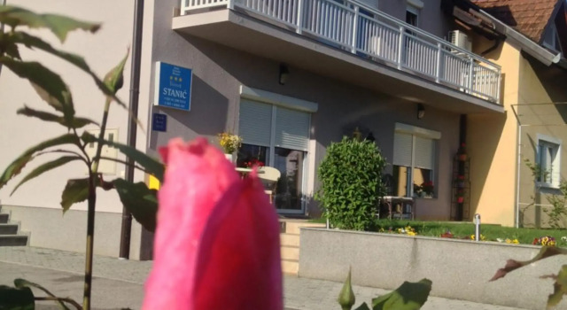 Rooms Stanic, Rezerwuj Hotel Hotele w Zagrzeb z parkingiem, Parking