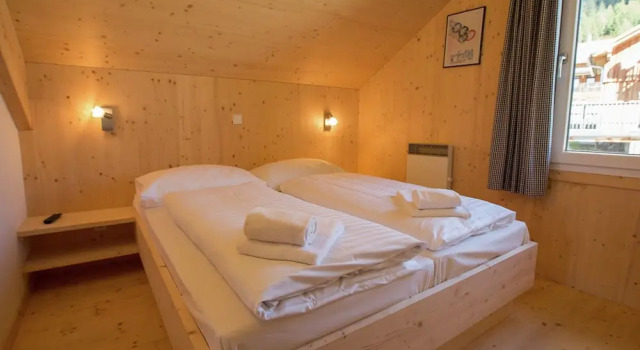 Chalet in Hohentauern With Sauna, Book Chalet Villaer i Murtal, Villa