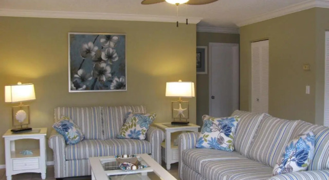 Queens Gate Resort, Забронировать Курортный отель Брейдентон Sarasota Area, рядом с Центр парасейлинга "Фан-энд-Сан Парасейл"