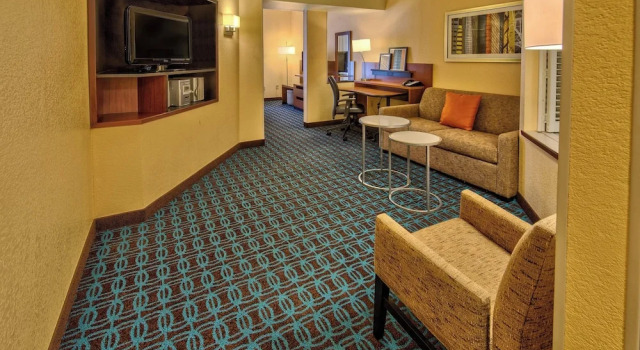 Люкс c 1 комнатой Fairfield by Marriott Russellville