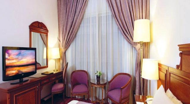 Двухместный номер Deluxe с балконом Serenada Golden Palace - Boutique Hotel