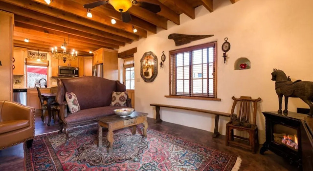 Коттедж Desert Breeze - Delightful Railyard Adobe, Walk to The Plaza