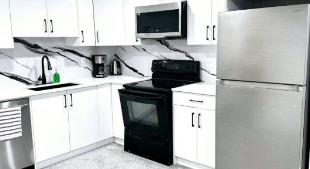 Private, Cozy, Luxury, Spacious One Bedroom Suite
