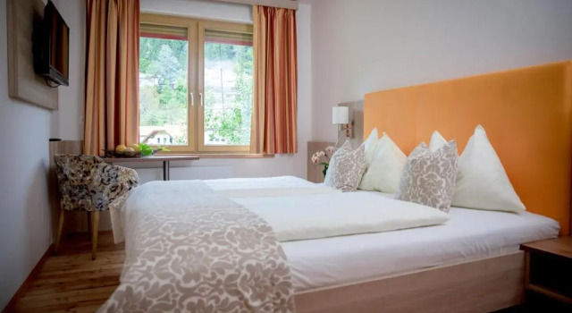 Hotel Restaurant Thadeushof, Забронировать Отель Отели Техельсберг-ам-Вёртер-Зе с бассейном, Бассейн