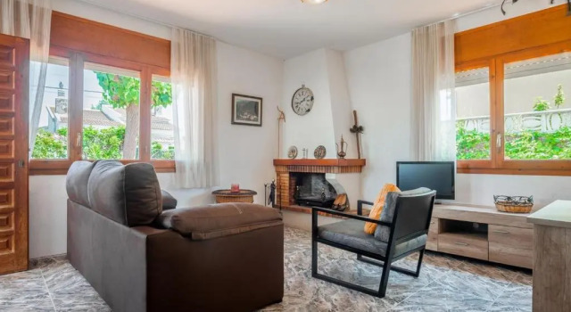 Lovely house with a huge garden, Prenota Hotel El Vendrell El Baix Penedès
