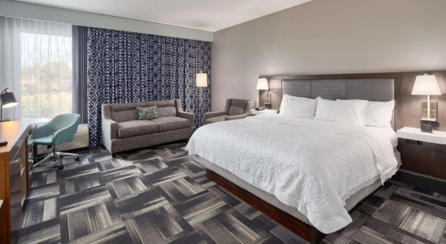 Двухместная люкс-студия Hampton Inn Louisville Northeast