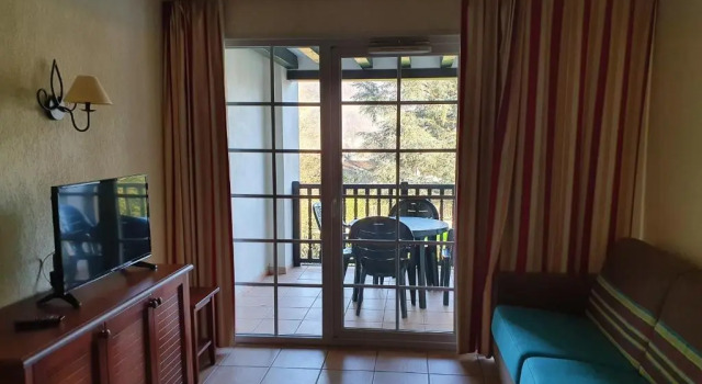 Апартаменты Appartement dans résidence avec piscine