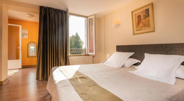 Номер Standard Logis Hôtel Restaurant Le Coq Hardi