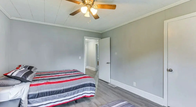 Коттедж Cozy Charlotte Home w/ Fire Pit ~ 6 Mi to Uptown!