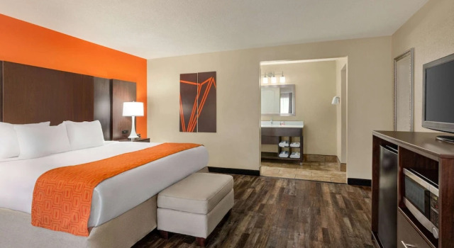 Двухместная студия люкс Howard Johnson by Wyndham Pigeon Forge