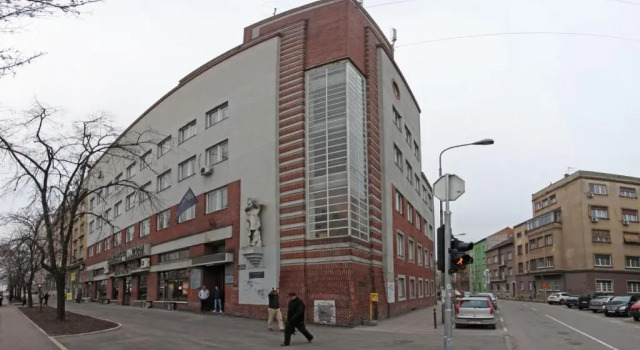 Exit Labirint Centar, Забронировать Хостел Хостелы Нови-Сад, рядом с Museum of Vojvodina, Хостел