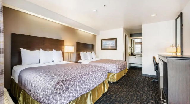 Четырёхместный номер Standard SureStay by Best Western Salt Lake City Downtown