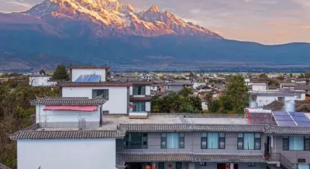Meet the Snow Mountain View Naxi Courtyard Beauty Stay (Baisha Ancient Town Store), Rezerwuj Hotel Hotele w Baisha z parkingiem, Parking
