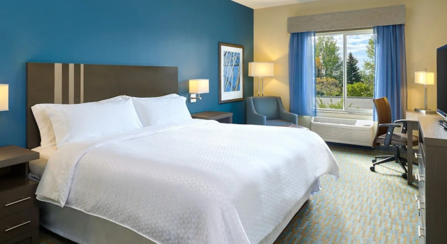 Двухместный номер Standard Four Points by Sheraton Williston