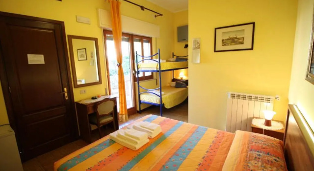 B&B Villa Rosa, Забронировать Вилла Коттеджи Чефалу, рядом с Собор Чефалу, Коттедж