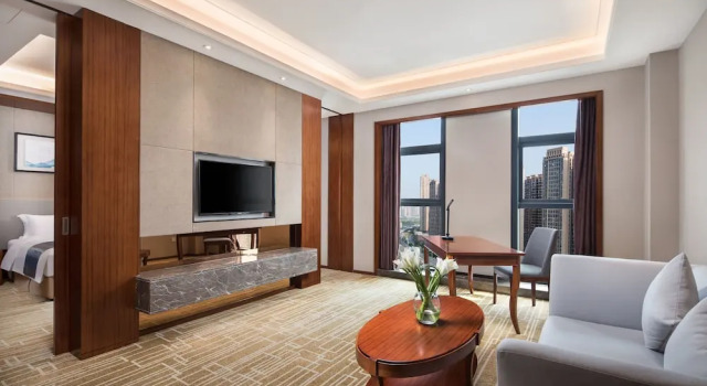 Двухместный люкс Business Ramada by Wyndham Wuhan Hanyang