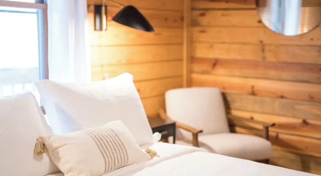 Номер Standard Red Feather Cabins 101