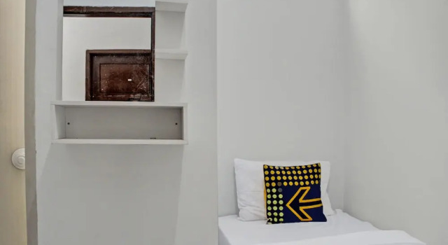 Одноместный номер Economy OYO Life 92509 Maulana Guest House Simpur