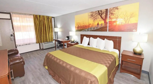 Номер Standard с видом на внутренний двор Days Inn by Wyndham Midland