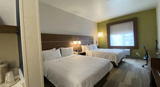 Четырёхместный люкс Holiday Inn Express & Suites Beaumont - Oak Valley by IHG