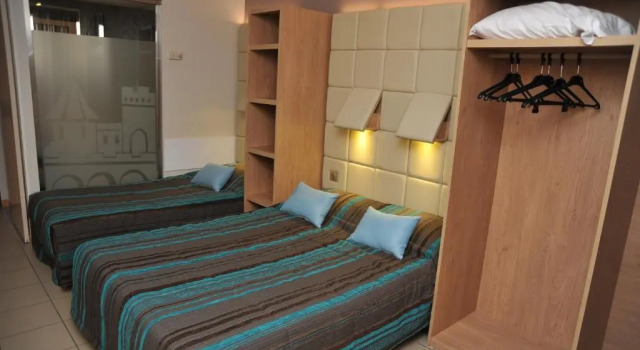 Standard- tredobbelt værelse Inter-Hotel Espace Cite